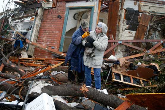 Wild storms tear across US, killing 42