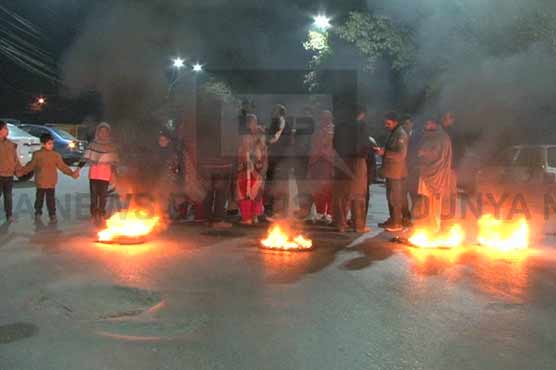 Okara: Police kill 2 brothers in alleged encounter, family protests