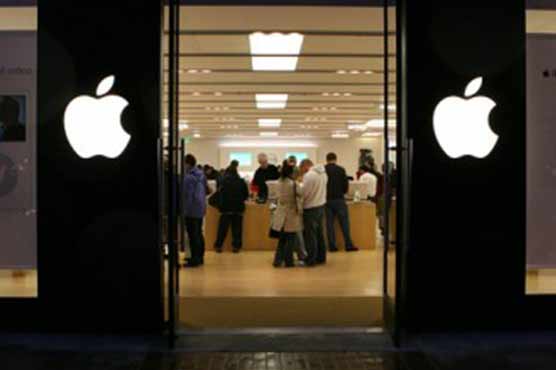 Apple wins holiday race as screen size expands: survey