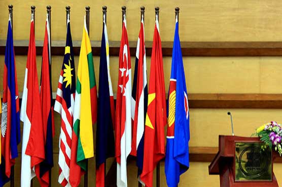 ASEAN launches economic bloc but analysts skeptical