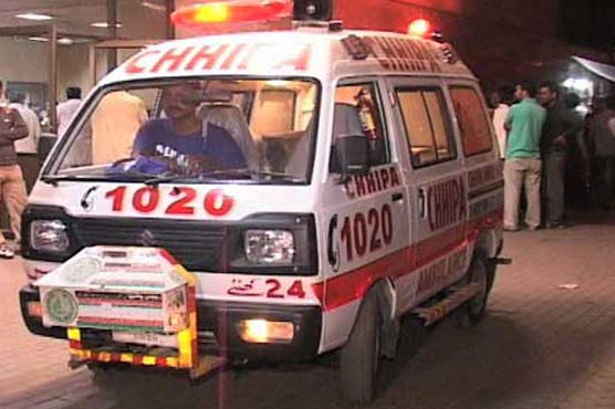 Mob captures, tortures to death 2 dacoits in Karachi