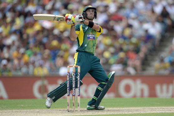 Australia set England 279 to win tri-series final