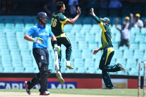 Australia beat England in tri-nation tournament final