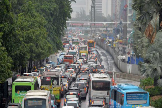 Indonesian growth at 5-year low, eyes on Widodo to deliver