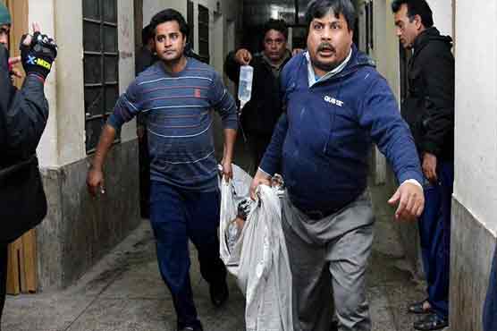 Bangladesh firebombings kill nine amid pleas for calm