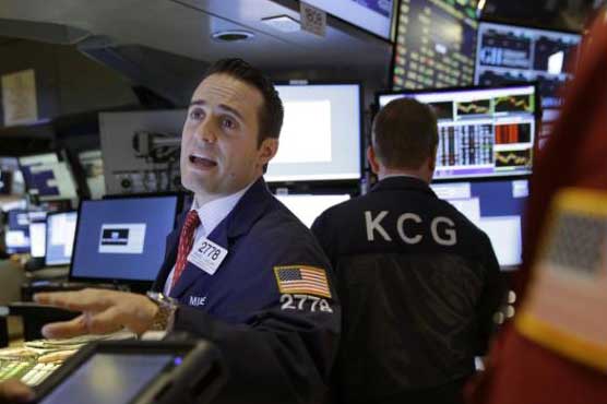 Stocks head lower as concerns mount over China, Greece
