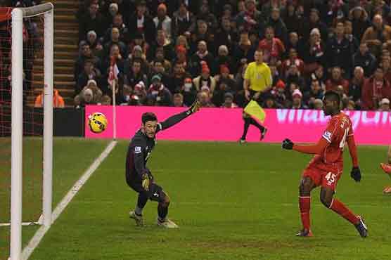 Football: Balotelli ends goal drought to sink Spurs, Arsenal go fourth