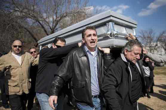 North Carolina Muslims call for calm as students buried 