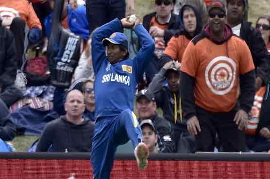 Sri Lanka fight back with two quick wickets