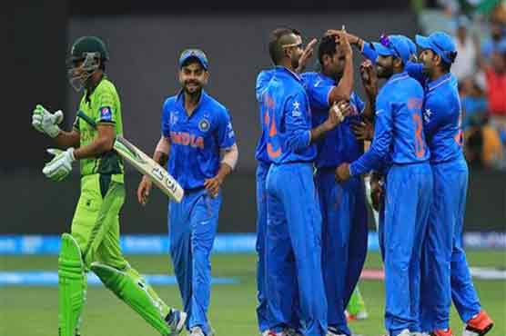 India extend World Cup hold over Pakistan