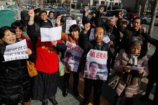 Chinese MH370 relatives protest at Malaysia PM's office