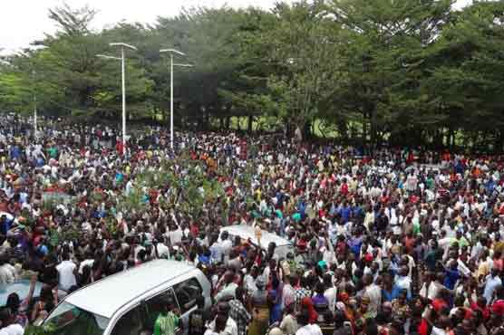 Thousands rally after Burundi journalist released