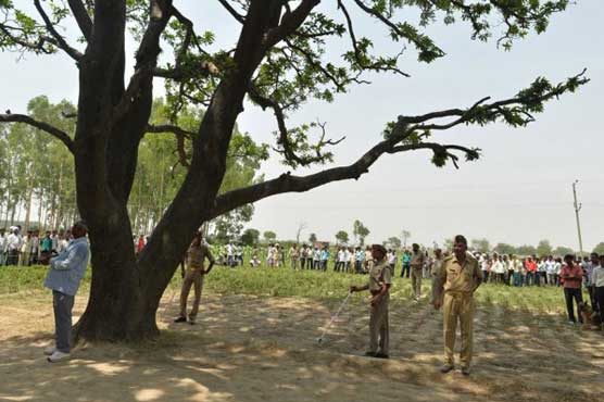 India police probe suspected rape, hanging of teenager