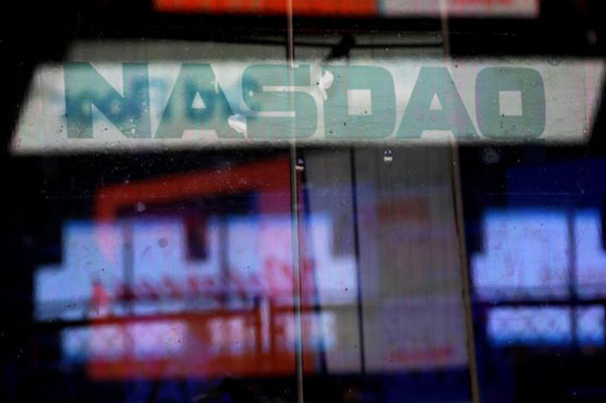 Nasdaq gains for eighth straight day, nearing dot-com high