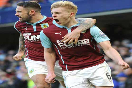 Chelsea stumble lets City close in on Premier League title 