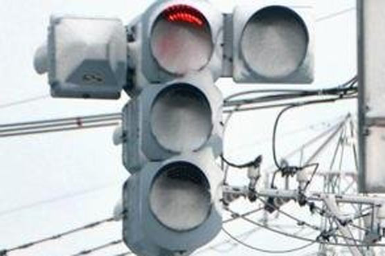 LED traffic lights just too cool for snowy Japan