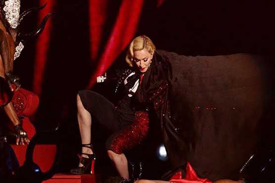 Madonna reveals whiplash injuries after stage fall