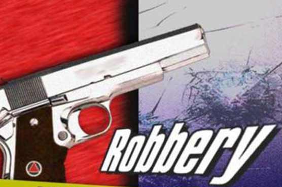 Lahore: At least 4 dacoits including 2 police officers arrested for dacoity