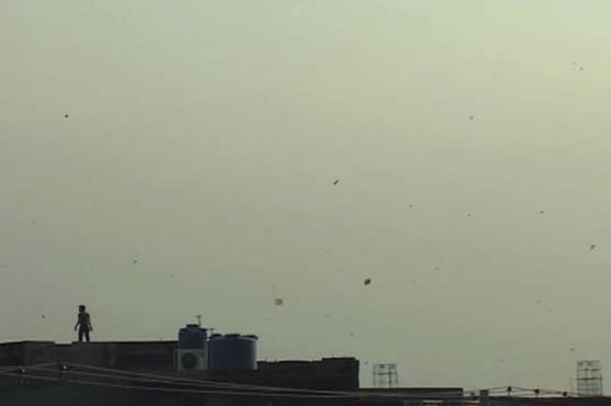 Gujranwala: Police teams fail to implement ban on kite-flying