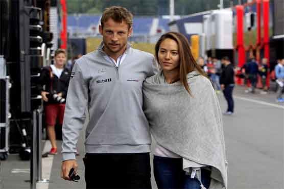 Formula One: Button marries long-term girlfriend