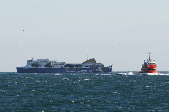 Italy takes control of drifting migrant ship