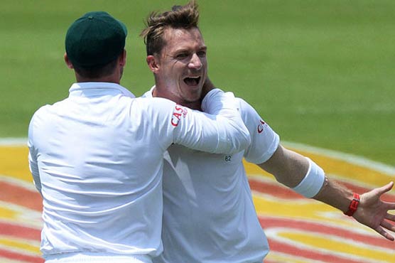 Steyn, Harmer strike early for South Africa