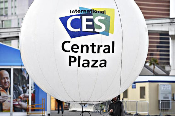 'Smart pot' watches over house plants