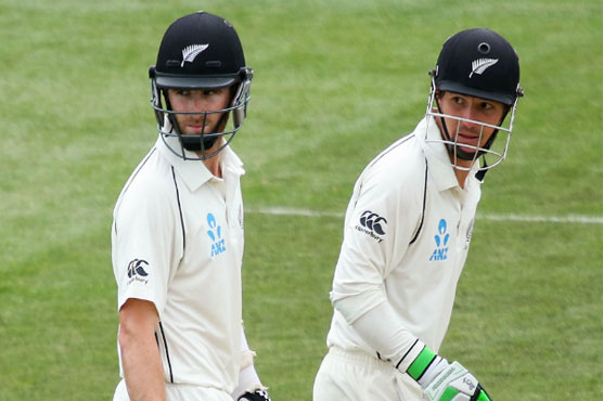 New Zealand set Sri Lanka 390-run target