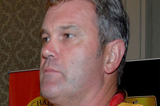 Crowe picks New Zealand v South Africa World Cup final