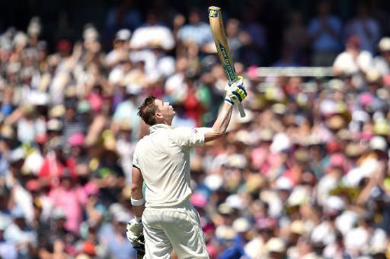 Smith joins greats as Australia pressure India