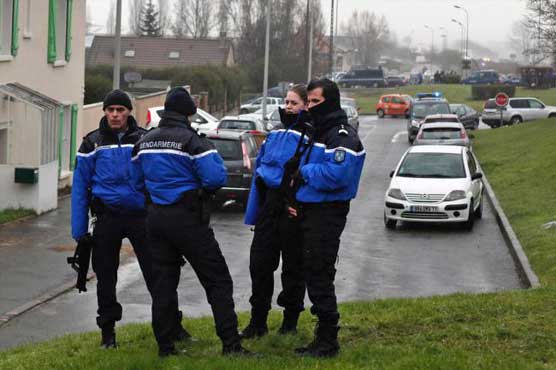 Official: Cornered French terror suspects want to be martyrs