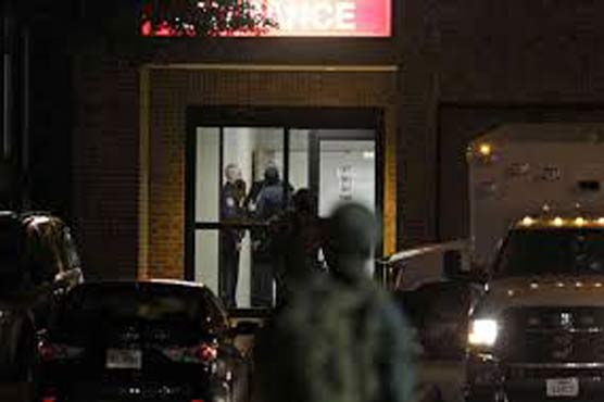 Father in Texas hospital standoff surrenders