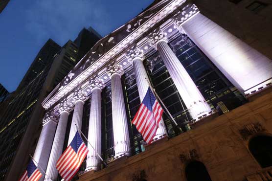 Stocks rise as oil prices remain volatile, tech gains