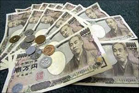 Yen up in Asia on oil fears, euro hit by stimulus talk