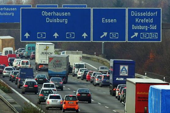 German economy turns solid growth, finances in 2014