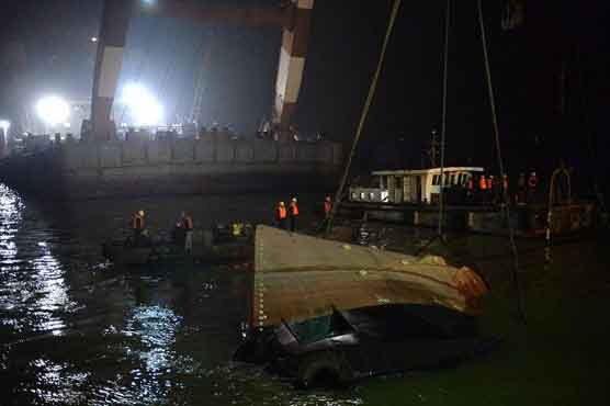 More than 20 missing after boat sinks in China's Yangtze