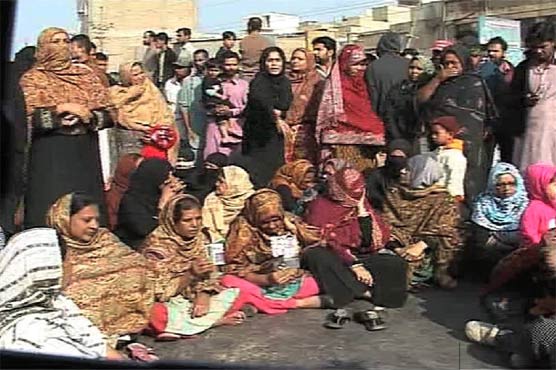 Karachi: Locals protest against security crackdown in Baldia Town 