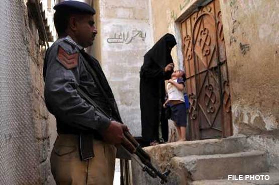 Policeman escorting polio workers killed in Karachi shooting