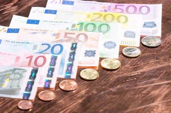 Euro currency's missing pieces challenge policymakers