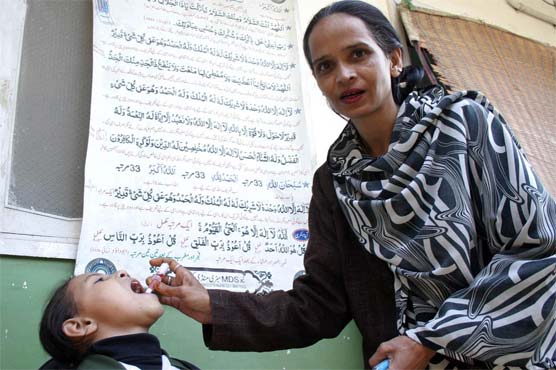 Anti-polio campaign resumes on second day in Karachi