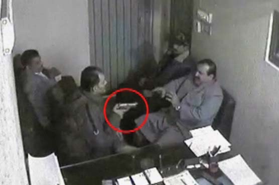 Lahore: Extortionists devoid local of Rs 20,000 