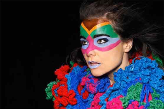 Bjork to release album early after leak