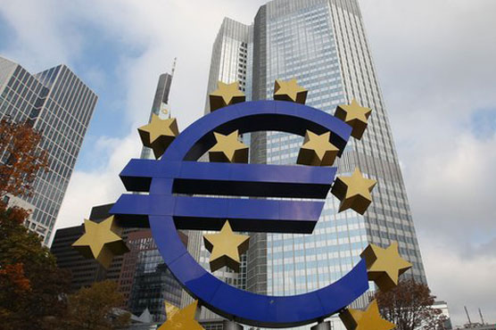 Top economists clash at Davos over ECB bond-buying