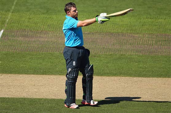 Ian Bell ton inspires England to 303