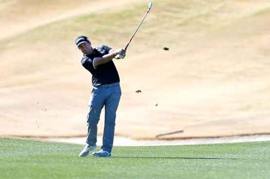 Compton shares PGA lead as Kuchar stumbles late