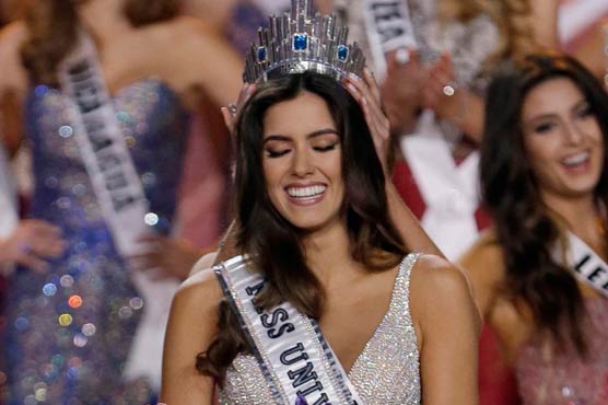 Colombia's Paulina Vega wins Miss Universe title