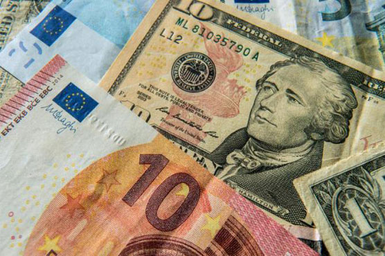 Euro briefly sinks to 11-year low vs dollar after Greek vote