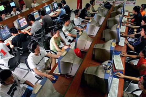 Number of internet users in China soars to nearly 650 million