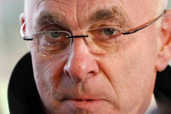 Dutch football association chief to challenge FIFA's Blatter