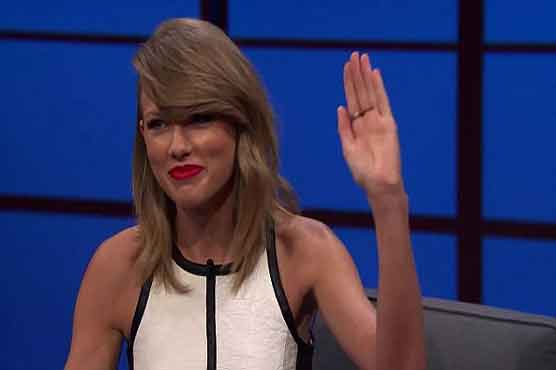 Taylor Swift shakes off hacking on social media